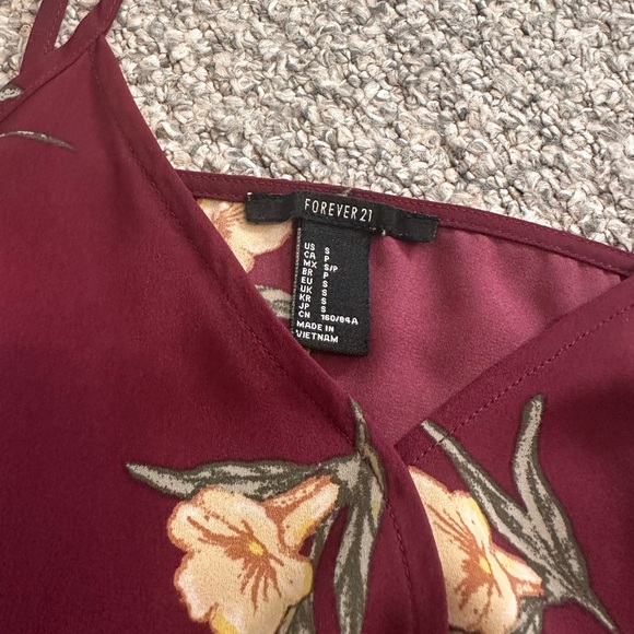Forever 21 dark red floral spaghetti strap top - Picture 4 of 13